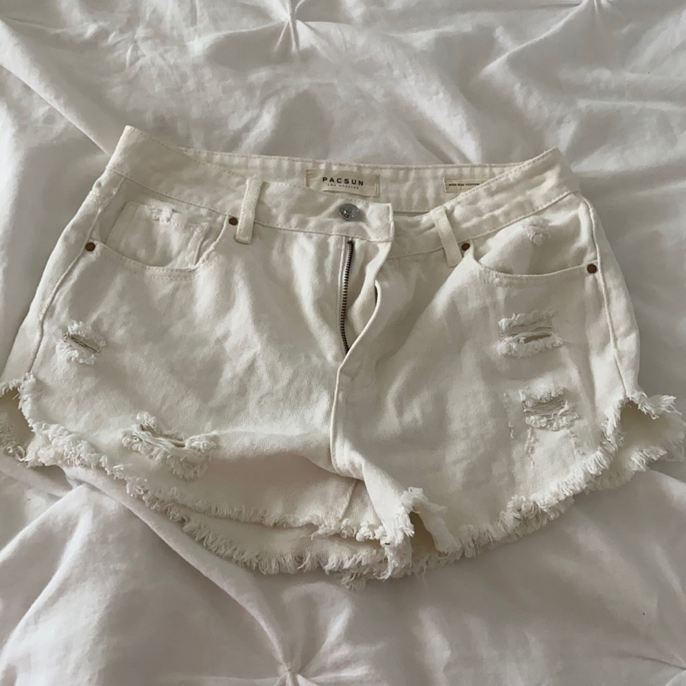 White pacsun shorts